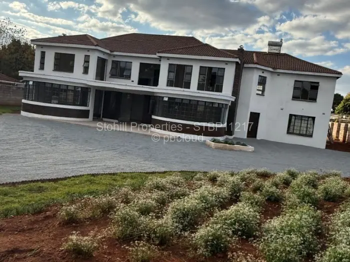 7 Bedroom House for Sale in Borrowdale West, Harare