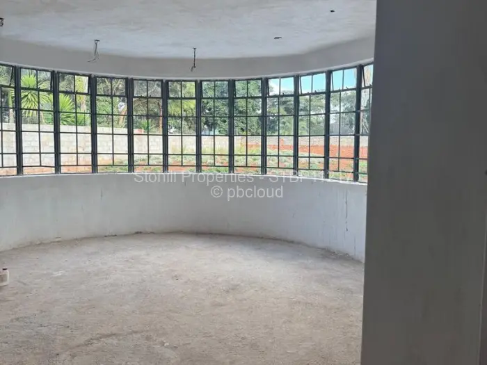 7 Bedroom House for Sale in Borrowdale West, Harare