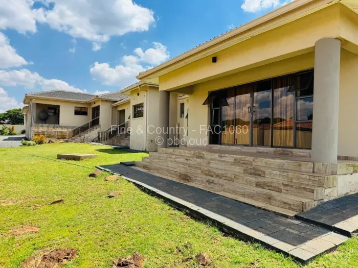 6 Bedroom House to Rent in Borrowdale, Harare