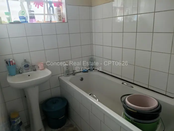 4 Bedroom House for Sale in Mainway Meadows, Harare