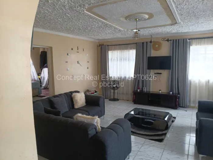 4 Bedroom House for Sale in Mainway Meadows, Harare