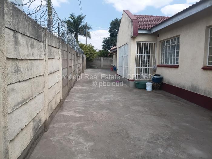 4 Bedroom House for Sale in Mainway Meadows, Harare