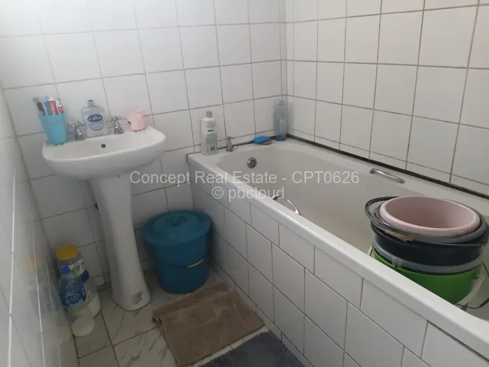 4 Bedroom House for Sale in Mainway Meadows, Harare