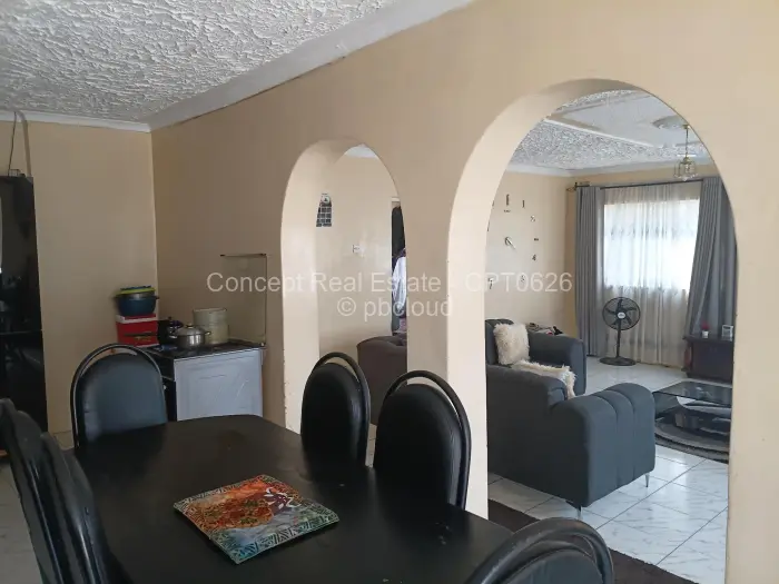 4 Bedroom House for Sale in Mainway Meadows, Harare