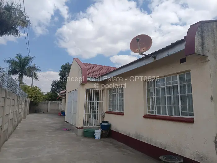 4 Bedroom House for Sale in Mainway Meadows, Harare