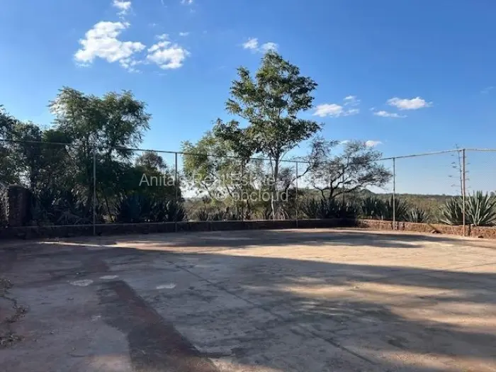 5 Bedroom House for Sale in Douglasdale, Bulawayo