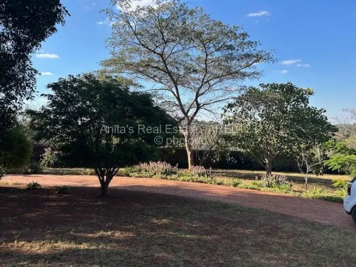 5 Bedroom House for Sale in Douglasdale, Bulawayo