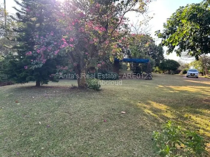 5 Bedroom House for Sale in Douglasdale, Bulawayo