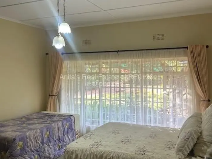 5 Bedroom House for Sale in Douglasdale, Bulawayo