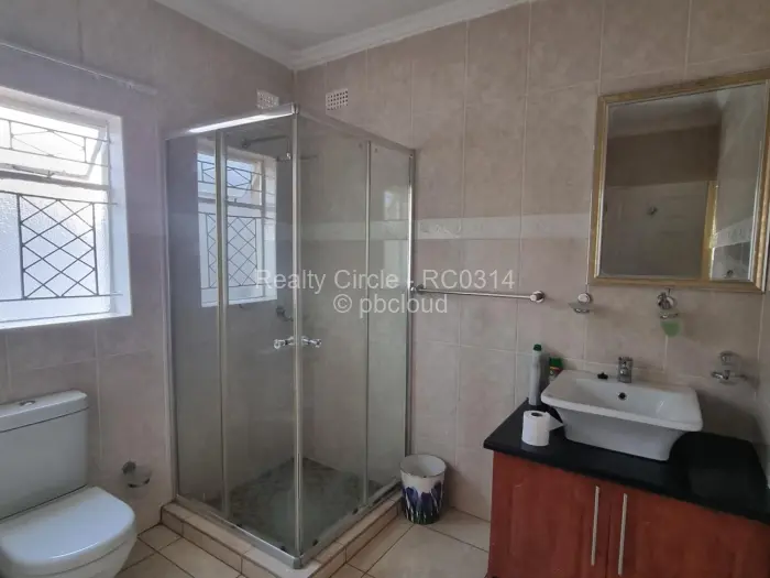 3 Bedroom Cottage/Garden Flat to Rent in Borrowdale
