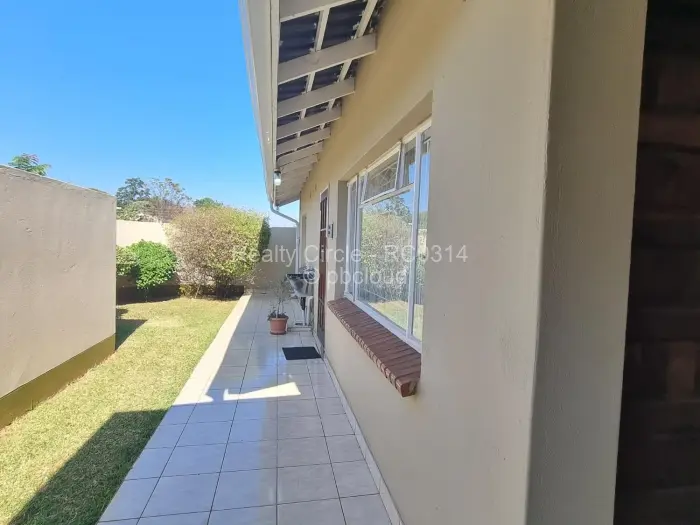 3 Bedroom Cottage/Garden Flat to Rent in Borrowdale