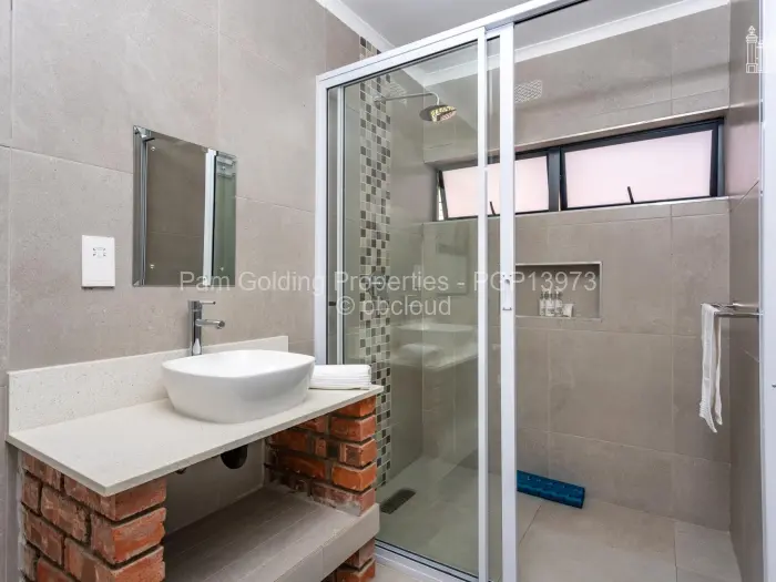 2 Bedroom Cottage/Garden Flat to Rent in Alexandra Park