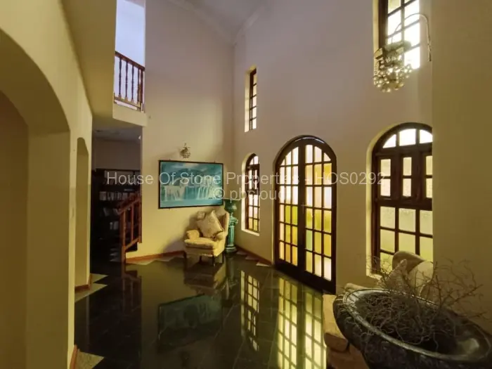 8 Bedroom House to Rent in Borrowdale, Harare