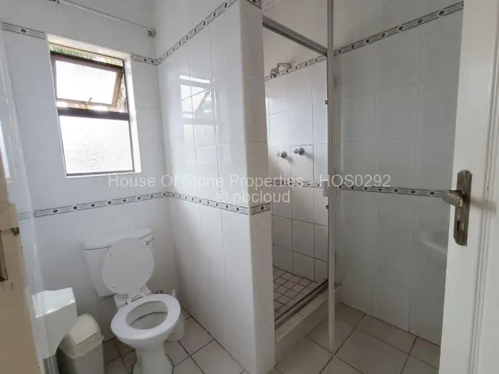 8 Bedroom House to Rent in Borrowdale, Harare
