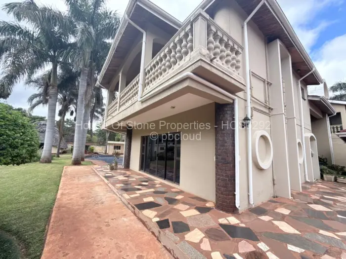 8 Bedroom House to Rent in Borrowdale, Harare