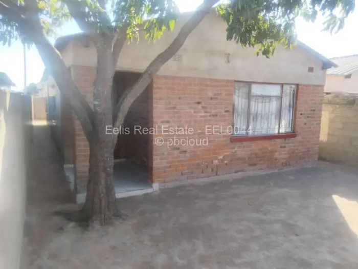 3 Bedroom House for Sale in Cowdray Park, Bulawayo