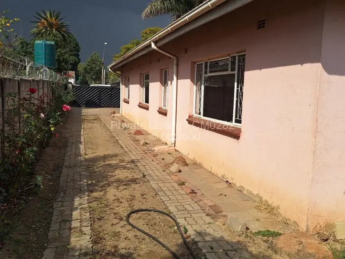 5 Bedroom House to Rent in Hillside, Harare
