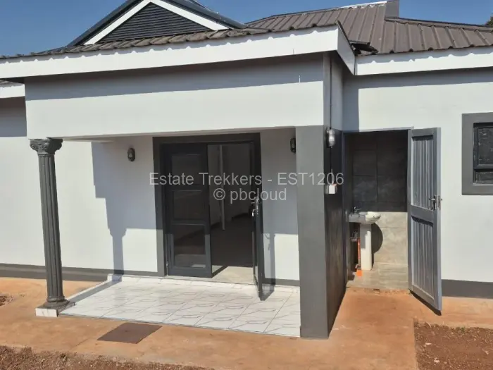 3 Bedroom Cottage/Garden Flat to Rent in Helensvale, Harare