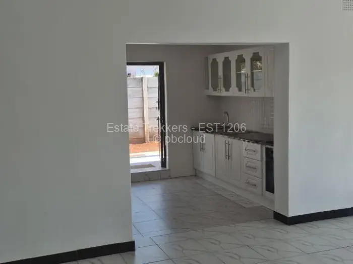 3 Bedroom Cottage/Garden Flat to Rent in Helensvale, Harare