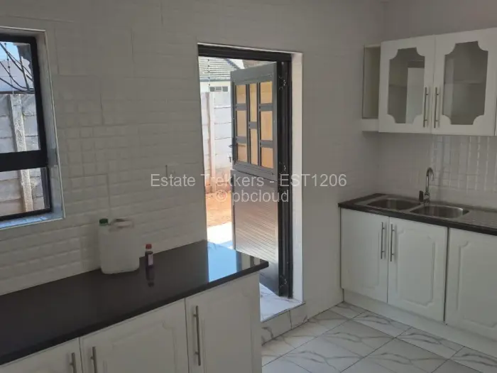 3 Bedroom Cottage/Garden Flat to Rent in Helensvale, Harare