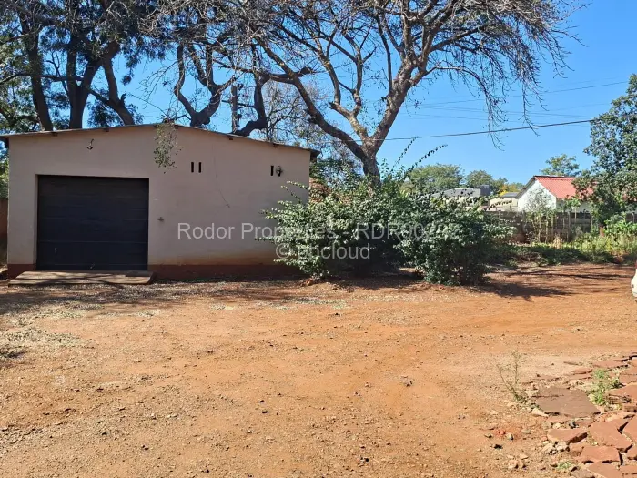 3 Bedroom House for Sale in Malindela, Bulawayo
