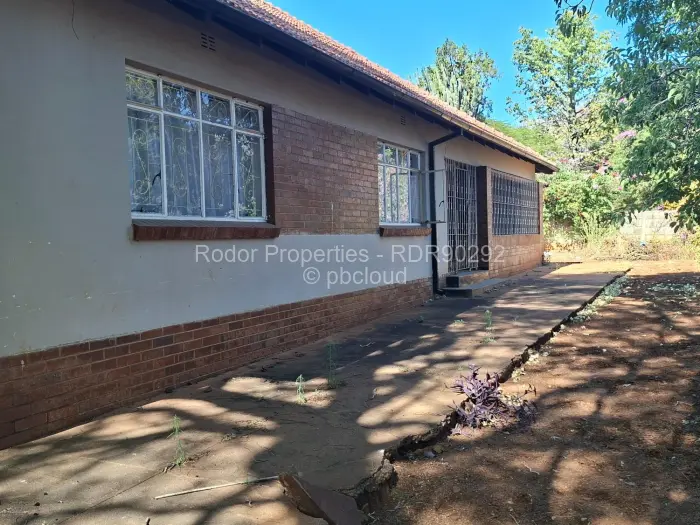 3 Bedroom House for Sale in Malindela, Bulawayo