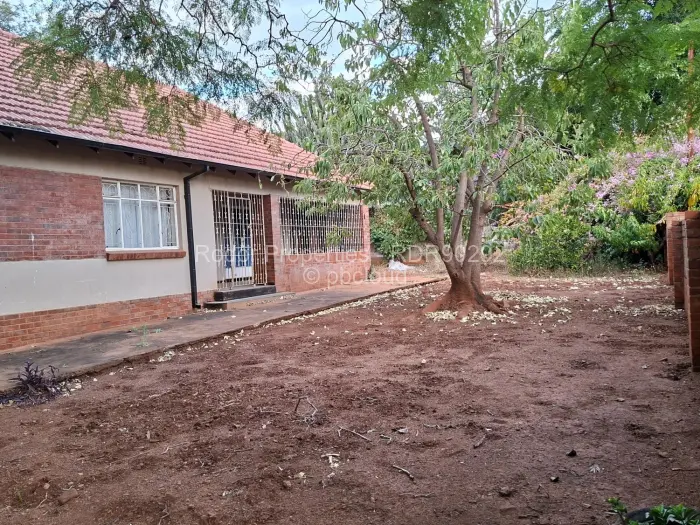 3 Bedroom House for Sale in Malindela, Bulawayo