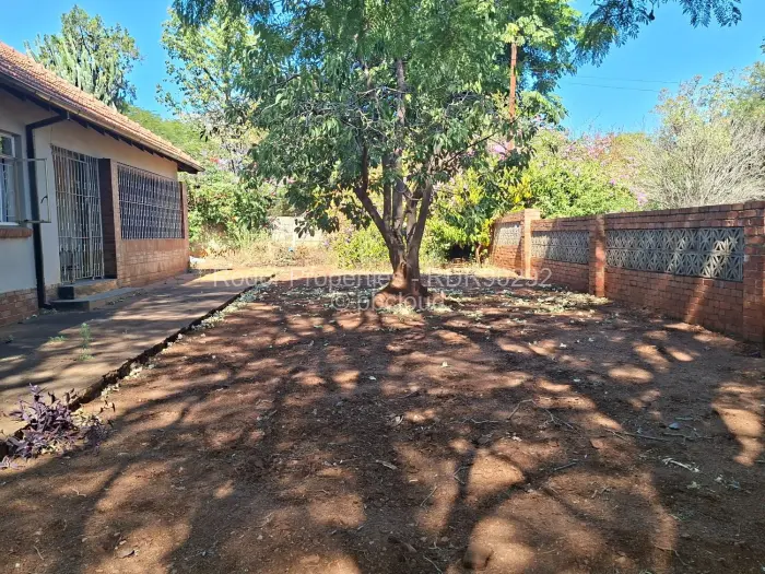 3 Bedroom House for Sale in Malindela, Bulawayo