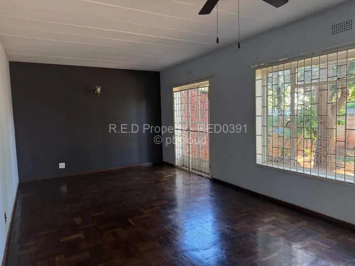 3 Bedroom House to Rent in Paddonhurst, Bulawayo