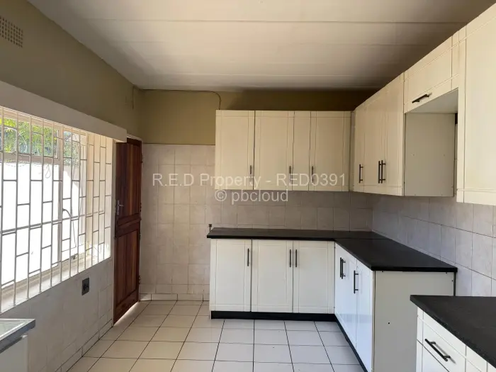 3 Bedroom House to Rent in Paddonhurst, Bulawayo