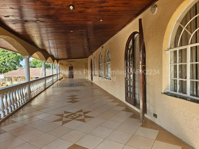 9 Bedroom House to Rent in Greystone Park, Harare