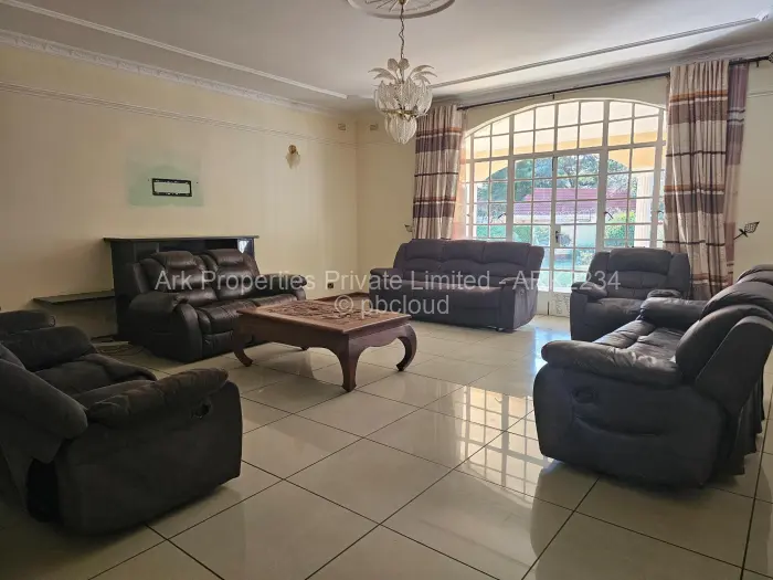 9 Bedroom House to Rent in Greystone Park, Harare
