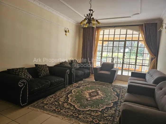 9 Bedroom House to Rent in Greystone Park, Harare