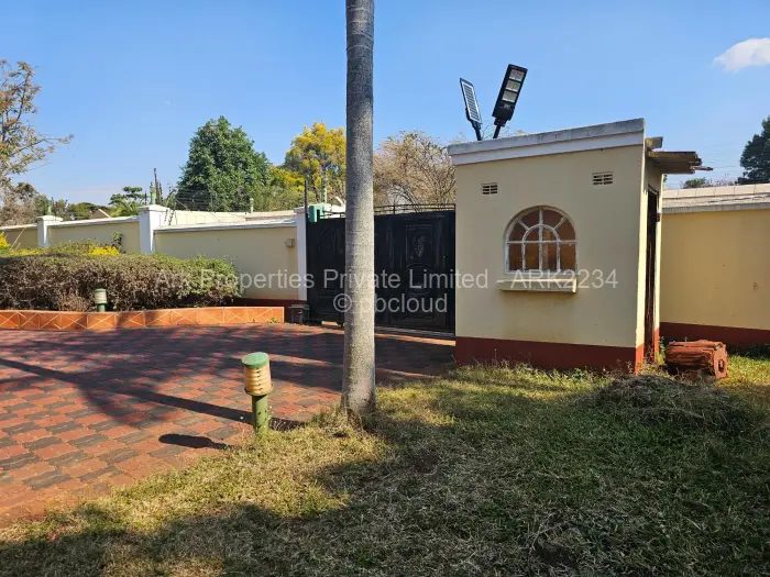 9 Bedroom House to Rent in Greystone Park, Harare