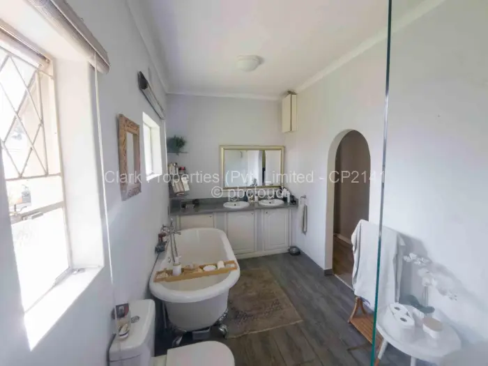 4 Bedroom House for Sale in Chisipite, Harare