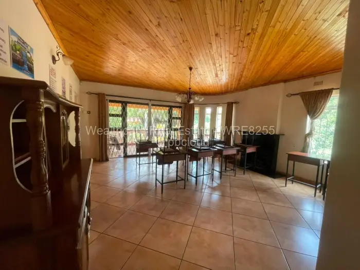 5 Bedroom House for Sale in Bluff Hill, Harare
