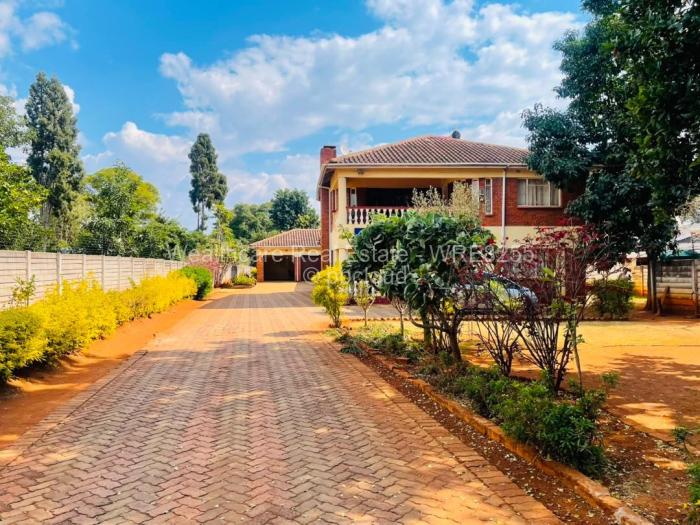 5 Bedroom House for Sale in Bluff Hill, Harare
