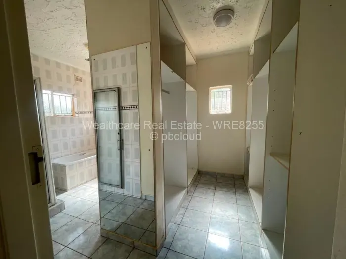 5 Bedroom House for Sale in Bluff Hill, Harare