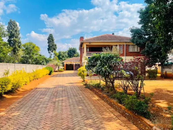5 Bedroom House for Sale in Bluff Hill, Harare