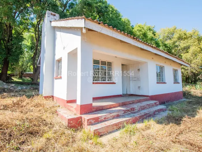 Commercial Stand for Sale in Glen Lorne, Harare