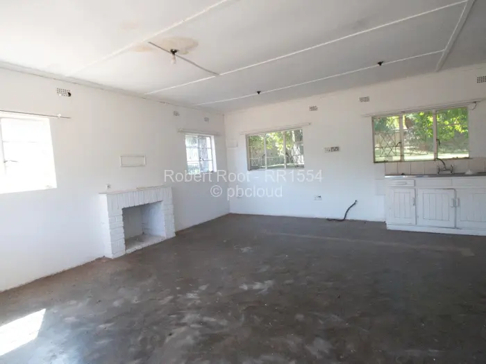 Commercial Stand for Sale in Glen Lorne, Harare