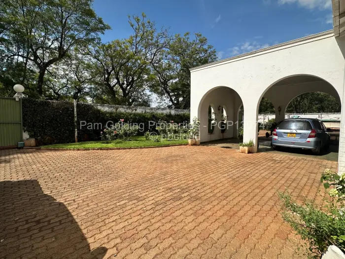 4 Bedroom House for Sale in Suburbs, Bulawayo