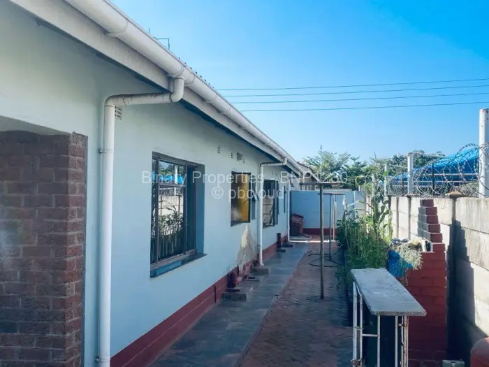 4 Bedroom House to Rent in Madokero Estates, Harare