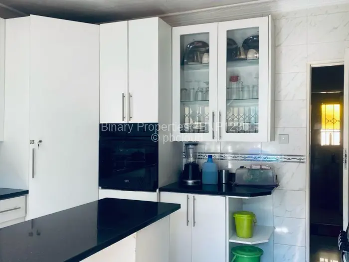 4 Bedroom House to Rent in Madokero Estates, Harare