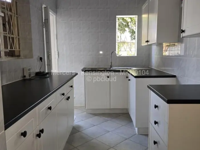 Flat/Apartment to Rent in Avondale