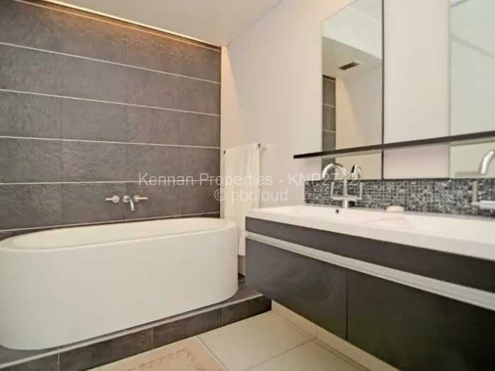 Flat/Apartment for Sale in Sandton, Johannesburg