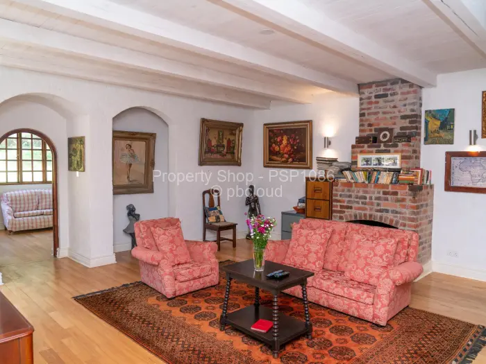 5 Bedroom House for Sale in Umwinsidale, Harare