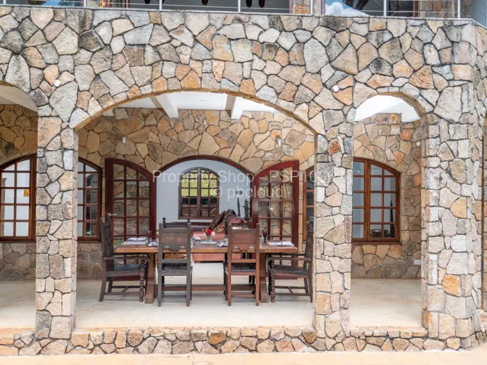 5 Bedroom House for Sale in Umwinsidale, Harare