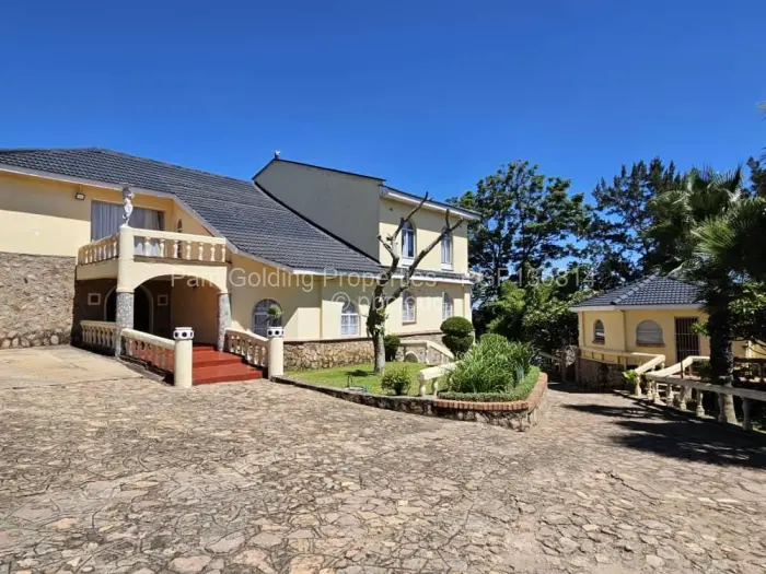 4 Bedroom House for Sale in Burnside, Bulawayo