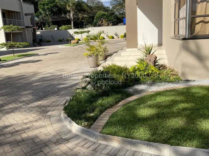 Townhouse/Cluster to Rent in Ryelands, Harare